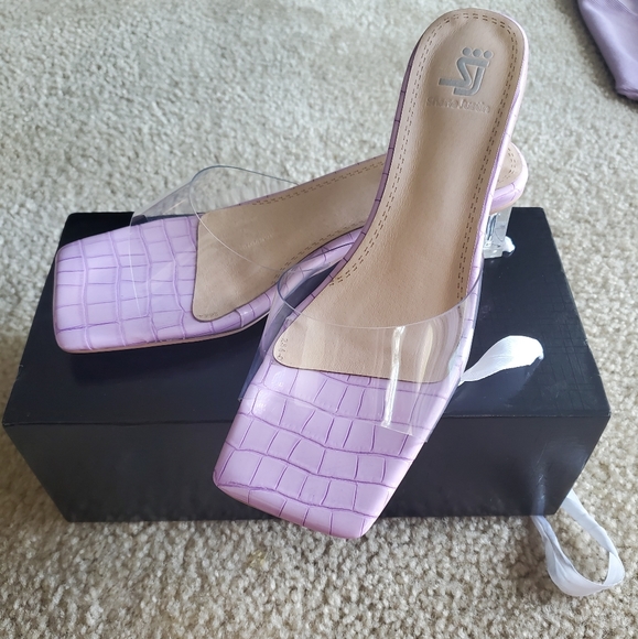 Shane Justin Kitten Heel Never Been Worn! - Picture 3 of 8